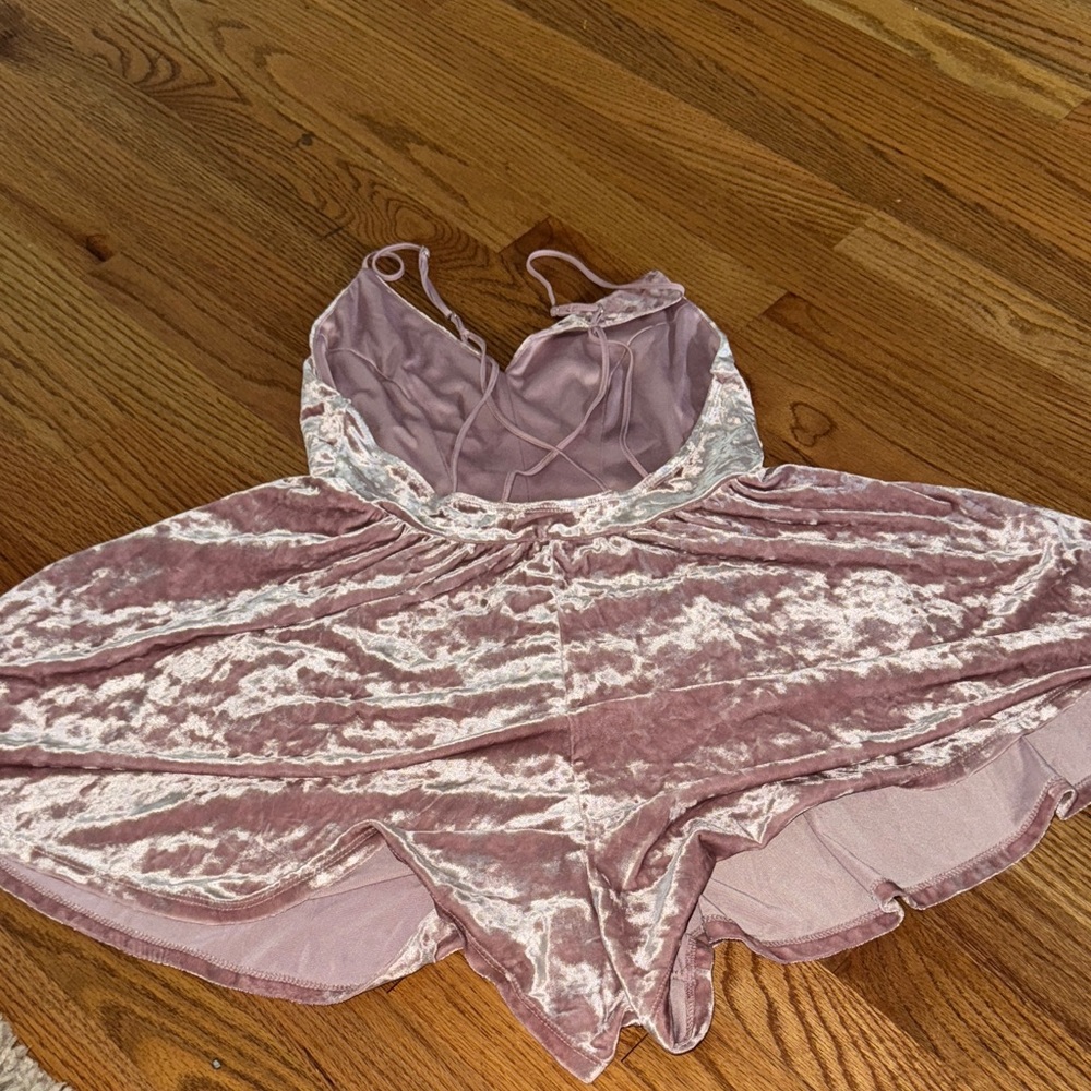 Forever21/ Elegant Pink Velvet Women's Romper - Picture 4 of 7